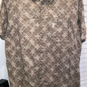 COLUMBIA Men’s Shirt “River Lodge Fish” Size XL Khaki Beige Short Sleeves EUC